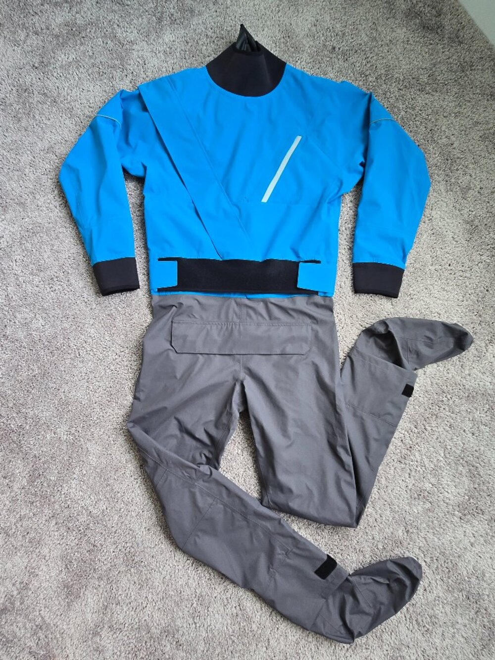 NRS Mens Axiom GORE-TEX Pro Dry Suit Blue Gray Kayak Paddling Drysuit Medium M